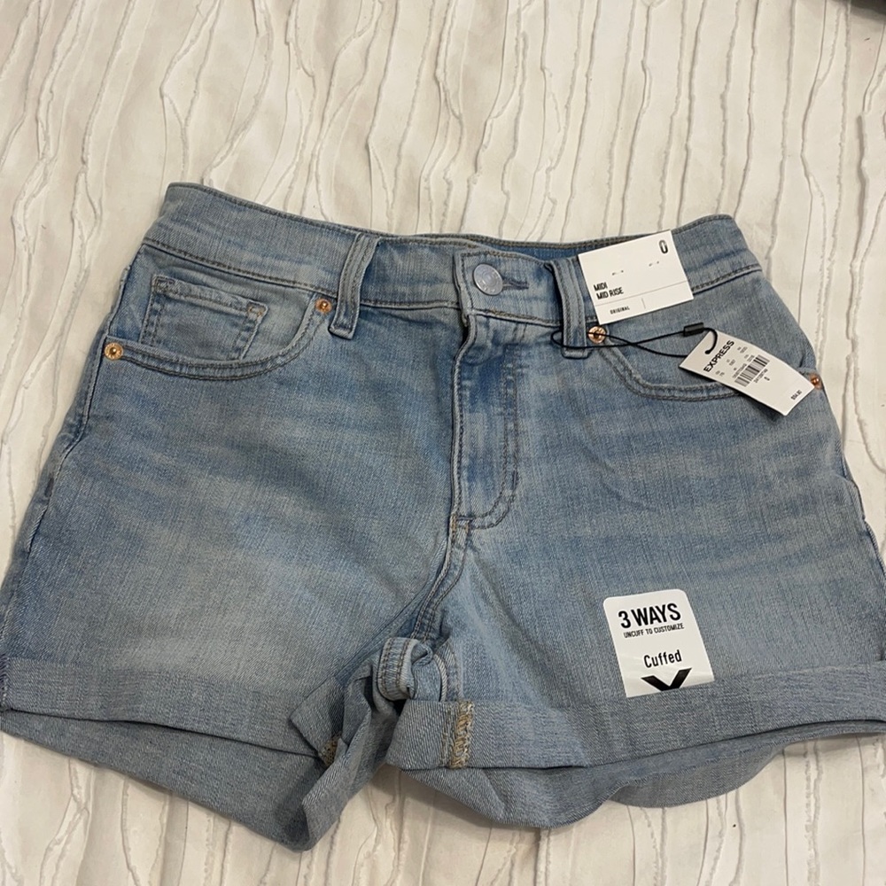 New with tags express mid rise Jean shorts